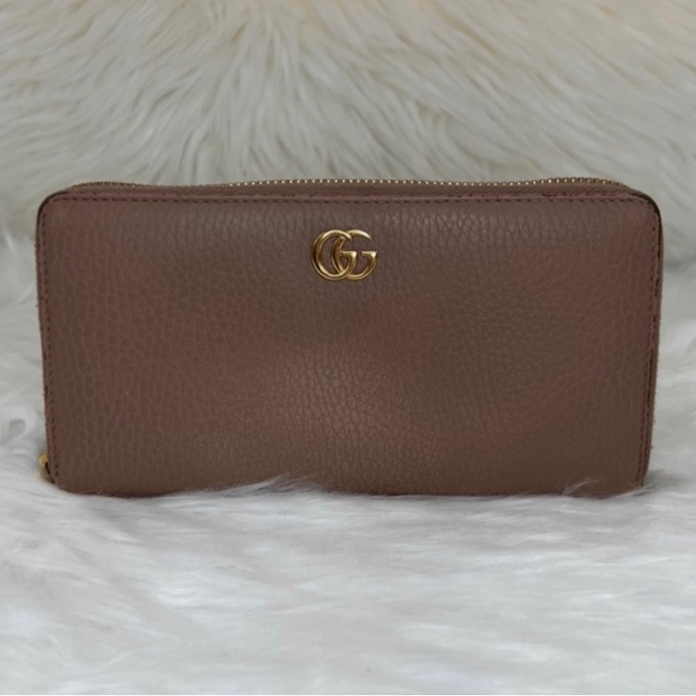 Authentic GUCCI Wallet / WOC
